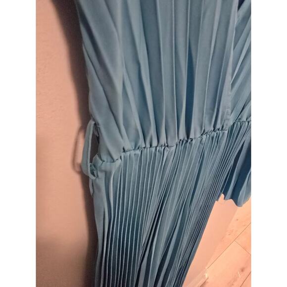 Pleated Light Blue Elegant Casual Dress with Belt Women's Size XL - Picture 6 of 8